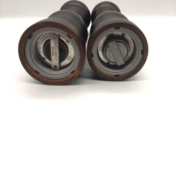 Peugeot Classic Salt and Pepper Mill Set 9" u'Select Chocolate Dark Brown Wood - Picture 5 of 5